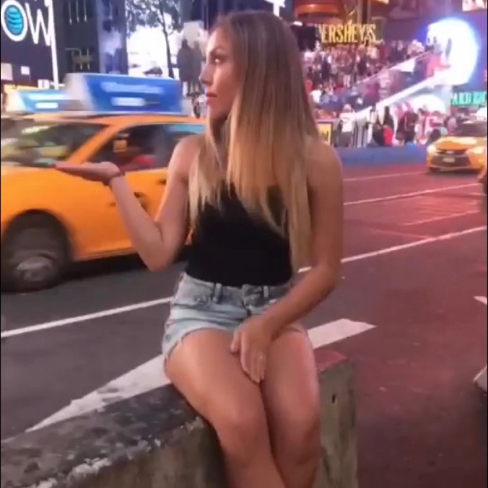 Meet your Posher, Selena